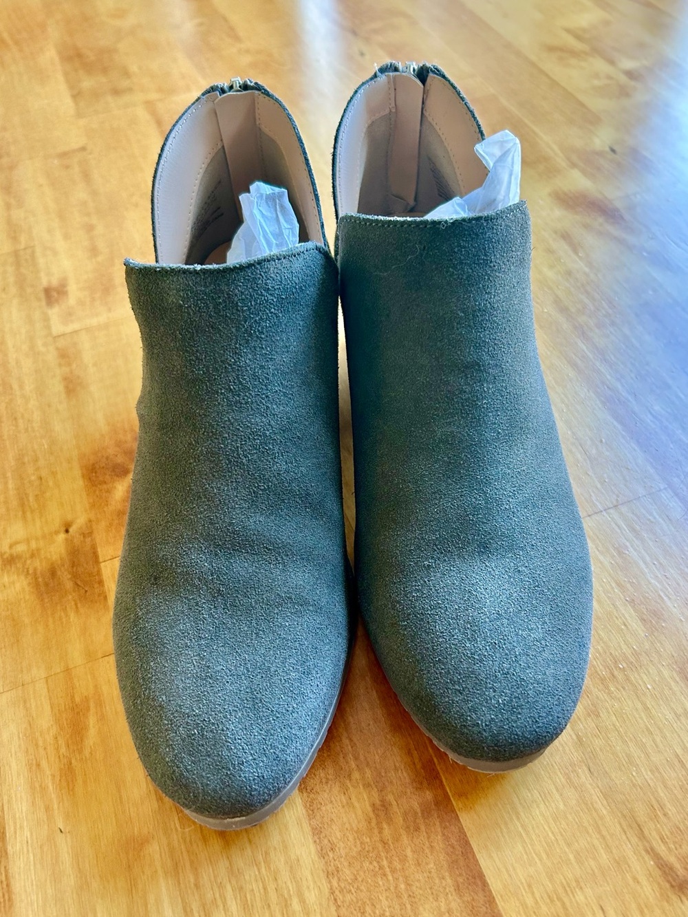 Kenneth Cole Reaction sz 7.5 booties